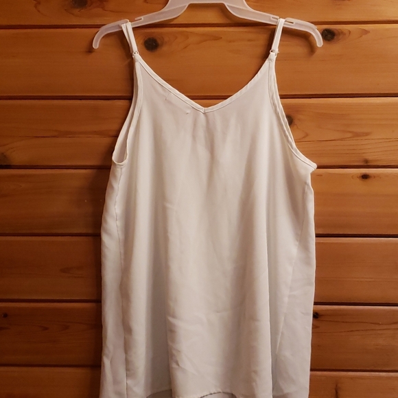 Button down sleevless blouse - Picture 2 of 2